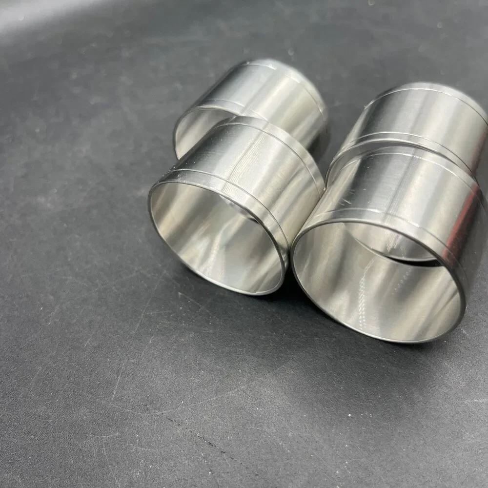 Set of 4 Metal Napkin Rings Silver Ribbed Pattern Elegant Table Decor